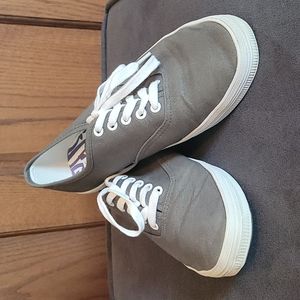 City Sneaks Size 7 Shoes